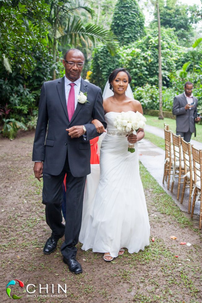 Bride and Father arrives Boone Hall Wedding