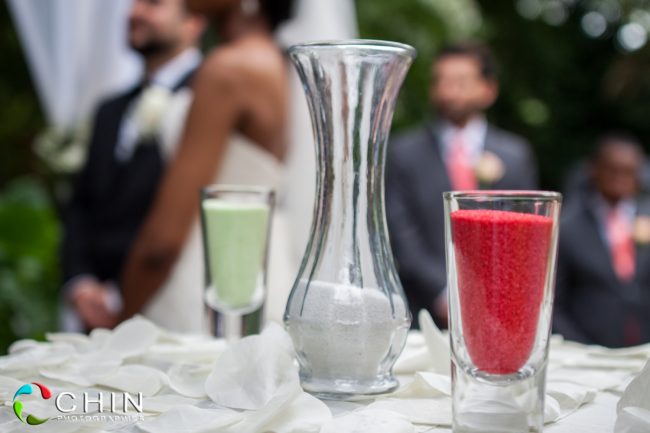 The sand ceremony vases