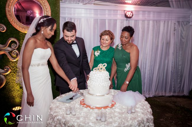 Boone Hall Oasis Wedding Cake Cutting