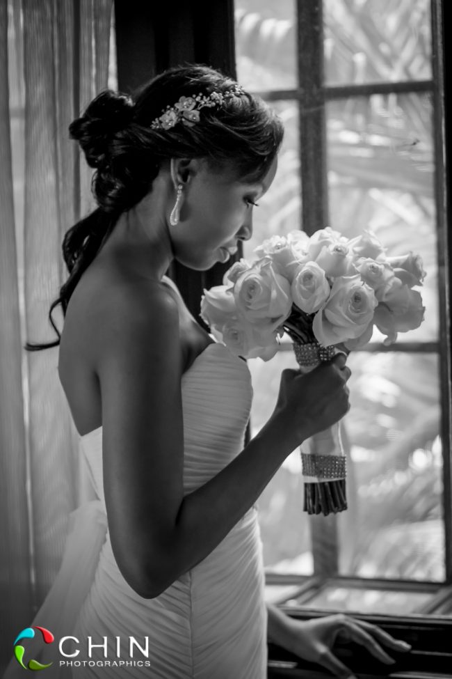 Boone Hall Oasis Wedding Bride and Bouquet