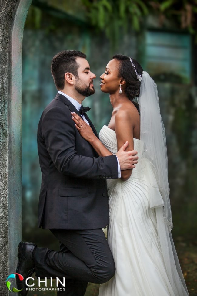 Boone Hall Oasis Wedding Couple